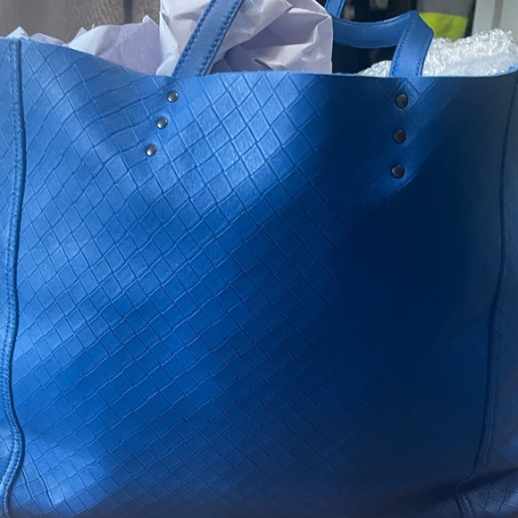 Authentic Bottega Veneta Intrecciato-Mirage Large Tote EUC - Picture 11 of 16